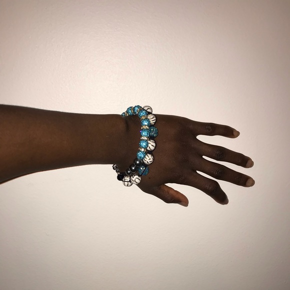 Bracelets - Picture 2 of 8